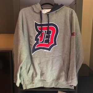 NWT Duquesne Dukes XL Hoddie